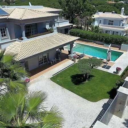 Selena - Beautiful Luxury With Massage Baths *